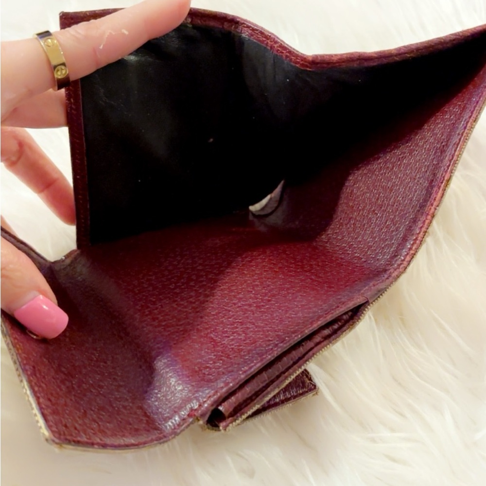 Authentic Burgundy Gucci Monogram Wallet. - Picture 7 of 9